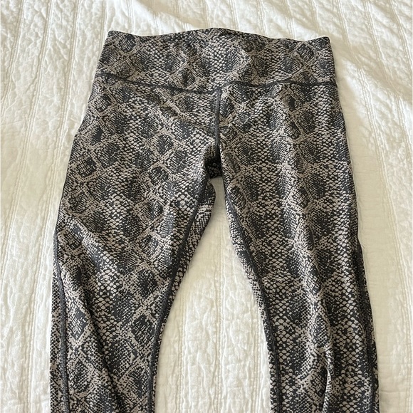 Athleta Ultimate 7/8 Tight Snakeskin Leggings - Picture 1 of 3